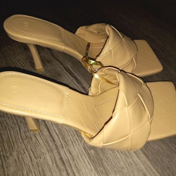 FAUX LEATHER BRAIDED HEELS SZ 7 - Picture 5 of 6